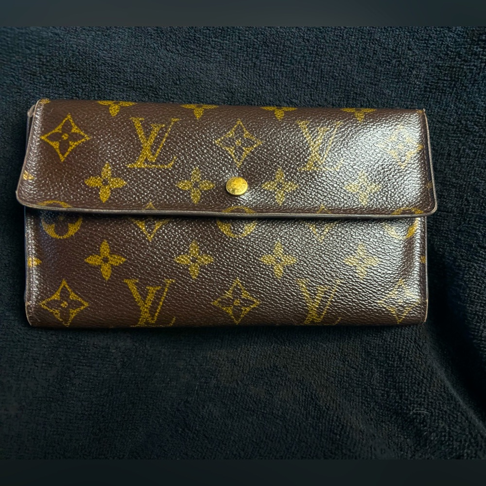 Louis Vuitton bifold monogram Sarah wallet